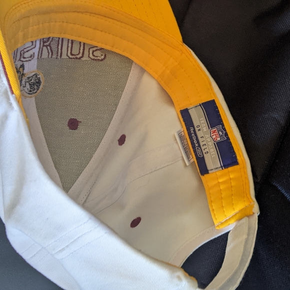 NWOT Washington Redskins Deluxe Cap - Picture 3 of 3
